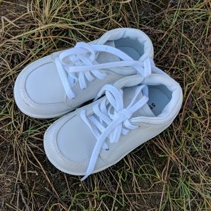 White Stride Rite Size 6 Toddler Sneakers